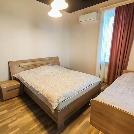 Mango'S Guesthouse Kutaisi Zewnętrze zdjęcie