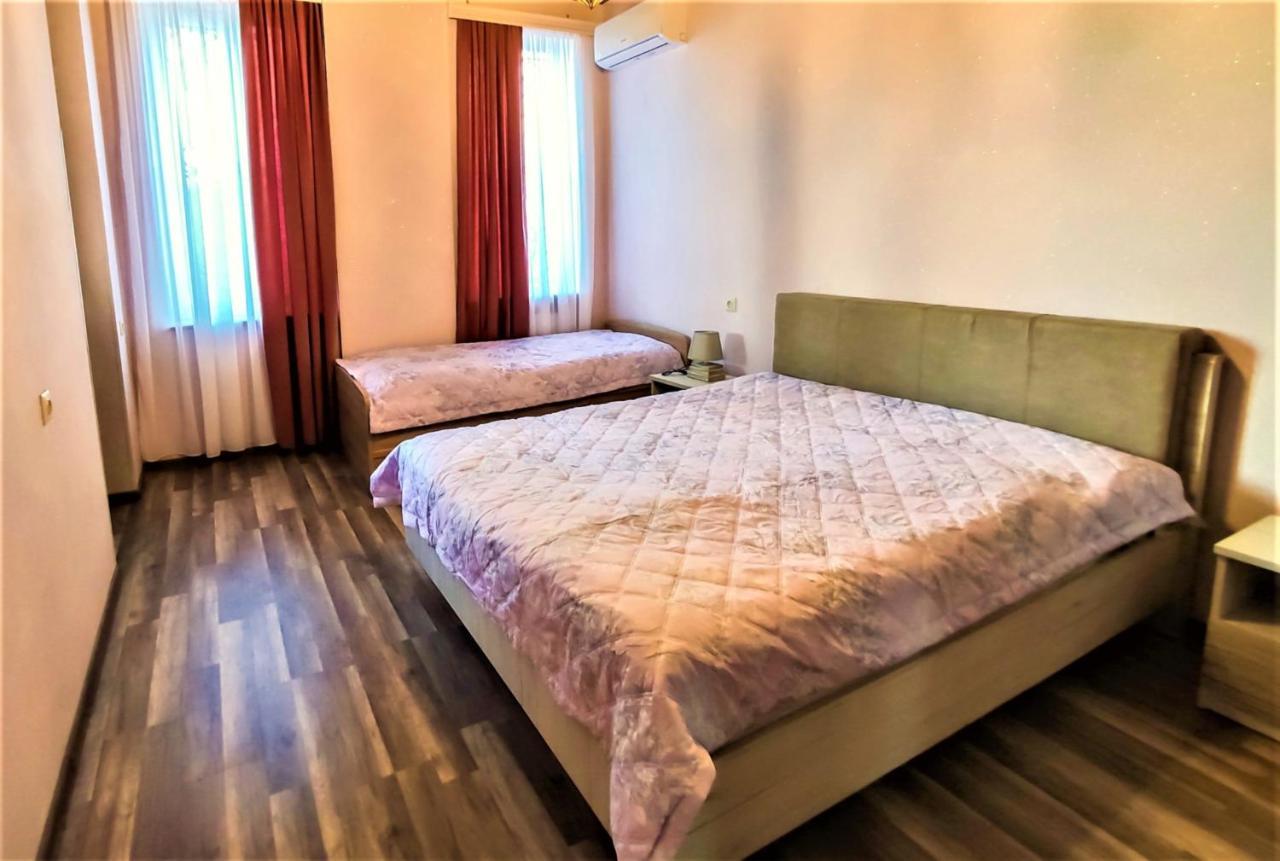 Mango'S Guesthouse Kutaisi Zewnętrze zdjęcie